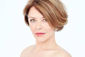 Dr. Hojjat specializes in providing post-operative care to help patients recover after facelift surgery.