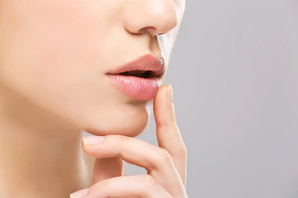 Dr. Hojjat specializes in providing effective treatments and care for lip lift scars, ensuring a smooth recovery for patients.