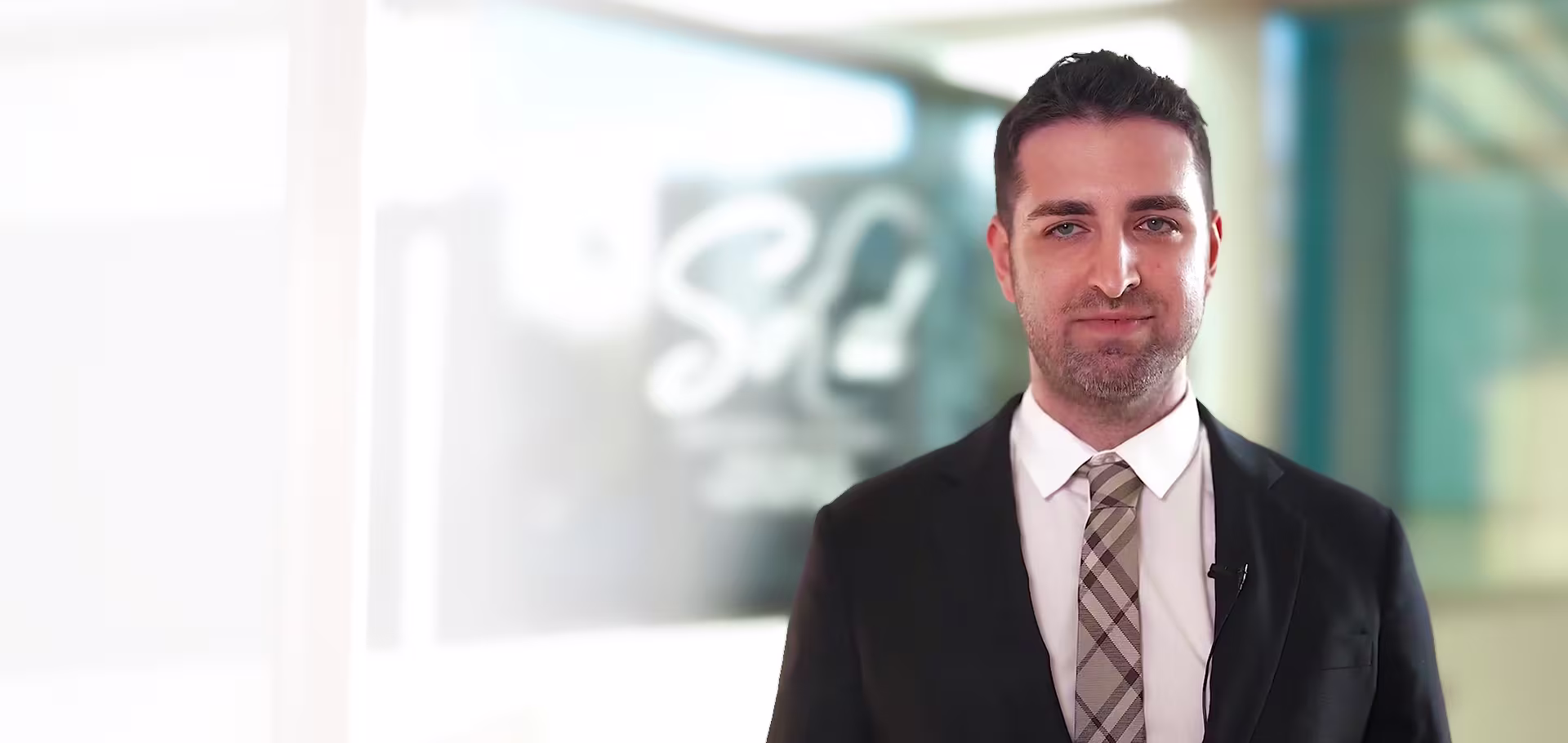 Dr. Homer Hojjat, facial plastic surgeon in Irvine, Orange County, specializing in face and neck rejuvenation procedures.